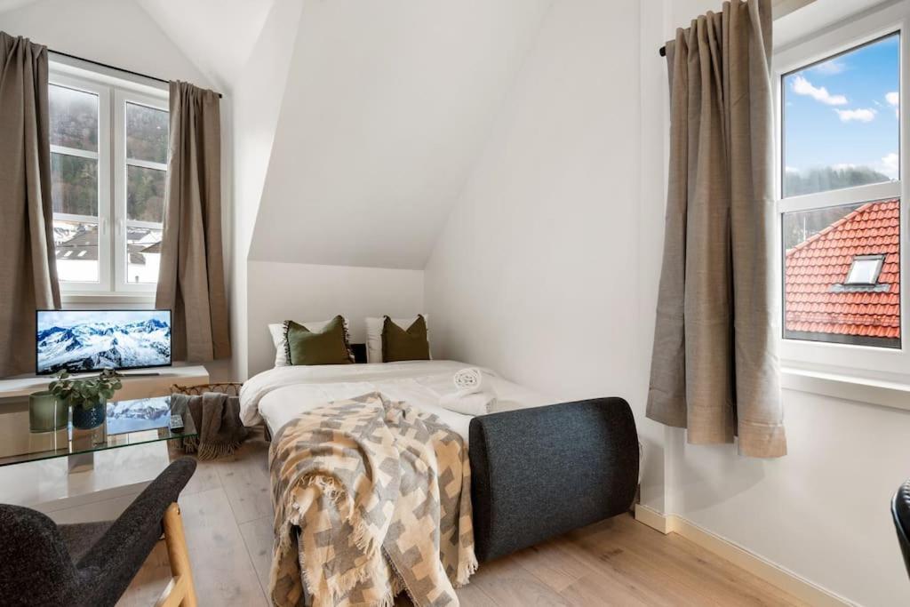 New! Well Eqipped Three Bedroom Penthouse! Lejlighed *